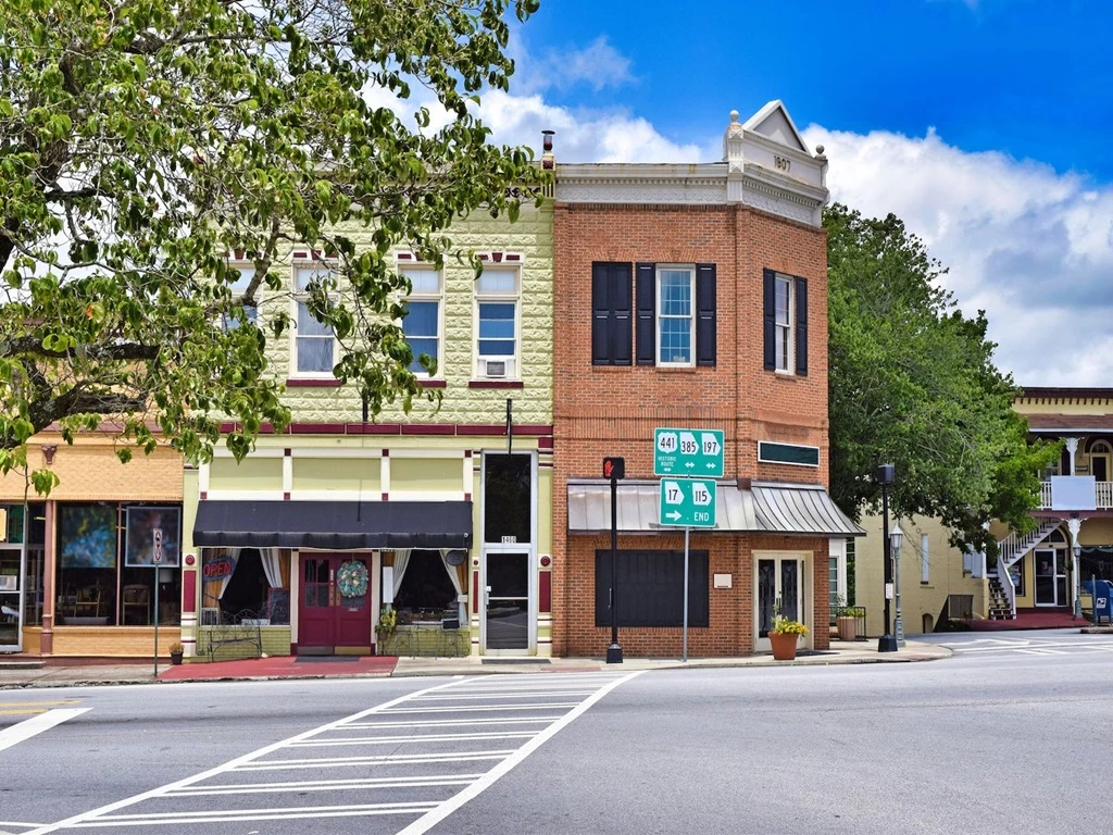 Aerial picture of town square in Clarkesville Ga
